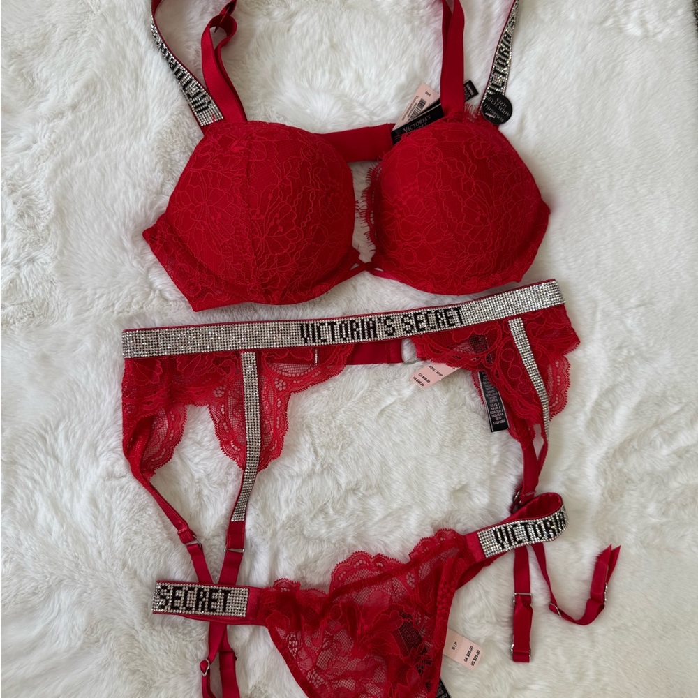 NWT Victoria's Secret BOMBSHELL Red Lace Lingerie Set